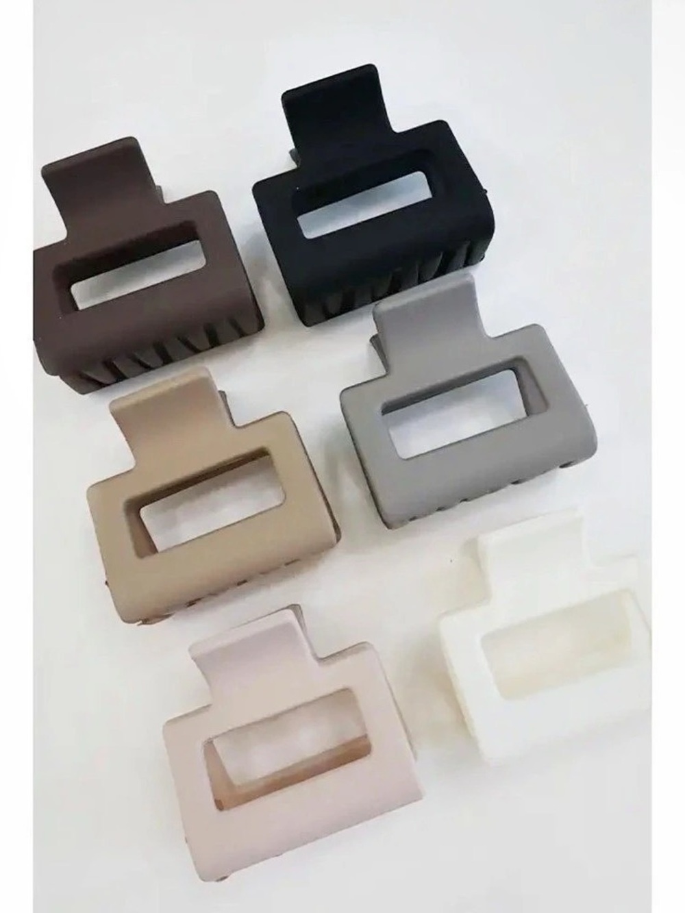 Love and Repeat 3-Piece Matte Geometric Claw Hair Clip Set NWT